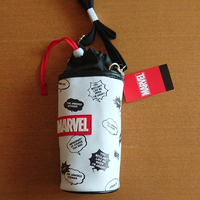 MARVEL(マーベル)の水筒カバー インテリア/住まい/日用品のキッチン/食器(弁当用品)の商品写真