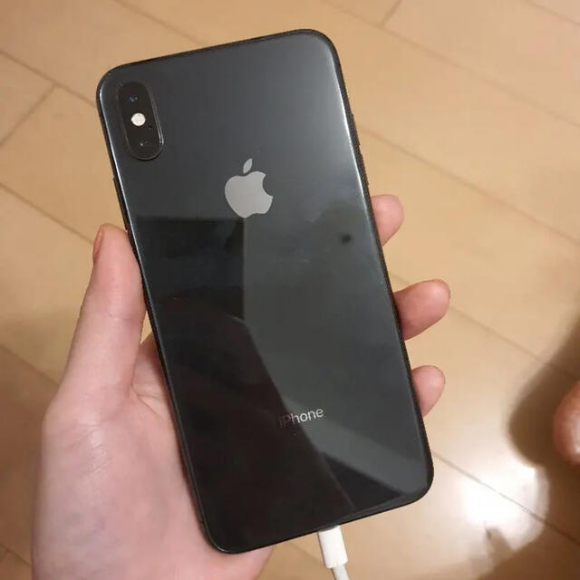 新品　iPhone Xs Max Space Gray 64 GB SIMフリー