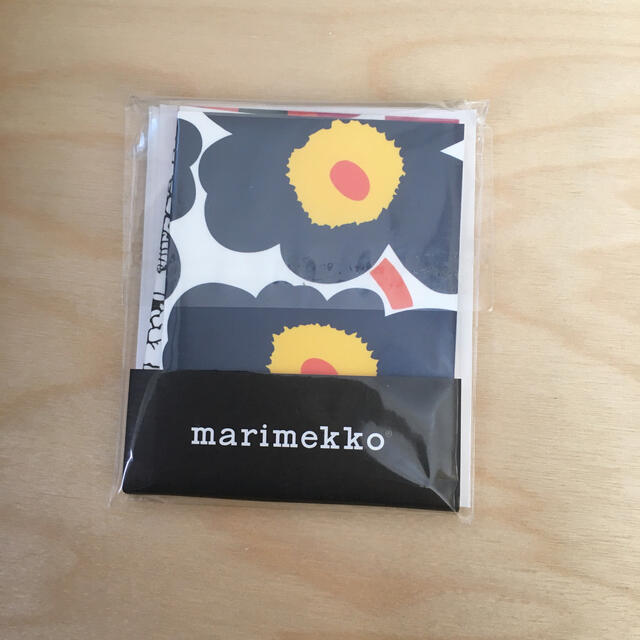 marimekko(マリメッコ)のマリメッコ　ミニカード　4枚セット ハンドメイドの文具/ステーショナリー(カード/レター/ラッピング)の商品写真