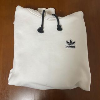 アディダス(adidas)のadidas パーカー　白(パーカー)