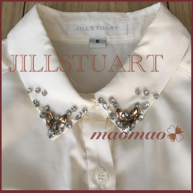 JILLSTUART(ジルスチュアート)のJILL STUART ビジュー付き ブラウス シャツ ホワイト レディースのトップス(シャツ/ブラウス(長袖/七分))の商品写真