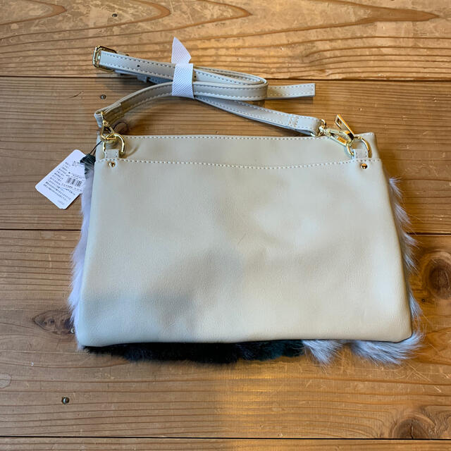 Avan Lily(アバンリリー)のほーきん様専用　Avan Lily ファーショルダーバッグ　新品 レディースのバッグ(ショルダーバッグ)の商品写真