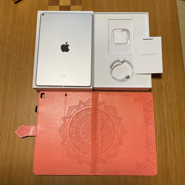 iPad(アイパッド)のiPad air3 シルバー　Wi-Fi posa様専用 スマホ/家電/カメラのPC/タブレット(タブレット)の商品写真