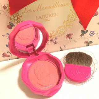 レメルヴェイユーズラデュレ(Les Merveilleuses LADUREE)の未使用 プレストチーク N111 LADUREE(チーク)