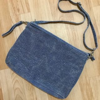 アズールバイマウジー(AZUL by moussy)のアズールバイマウジー　デニム調　スタッズバック　ショルダーバッグ  クラッチ(ショルダーバッグ)