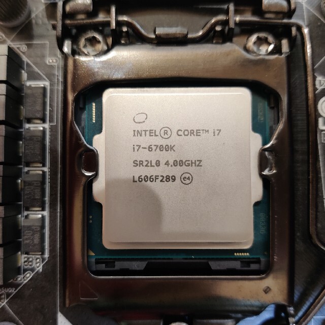 Intel core i7 6700kPCパーツ