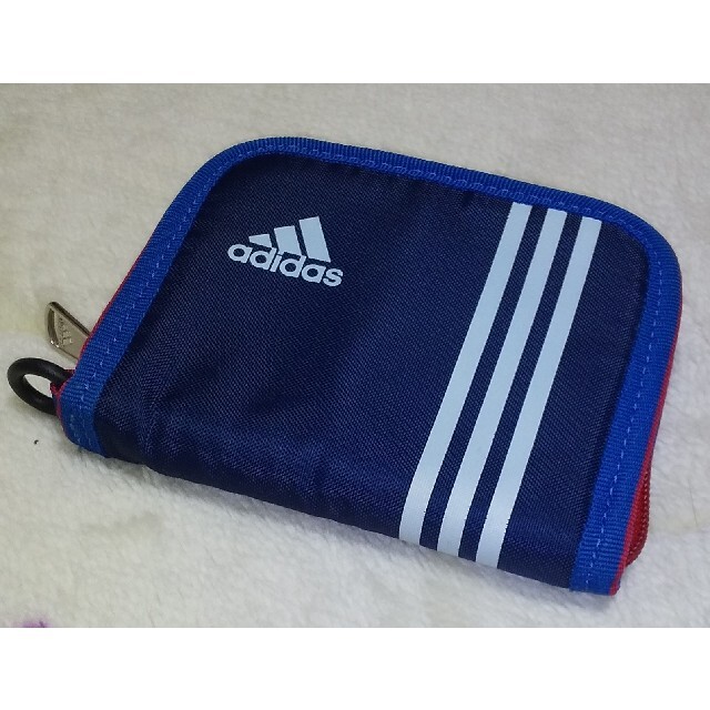 adidas(アディダス)のここ様専用  adidas 二つ折り財布 メンズのファッション小物(折り財布)の商品写真