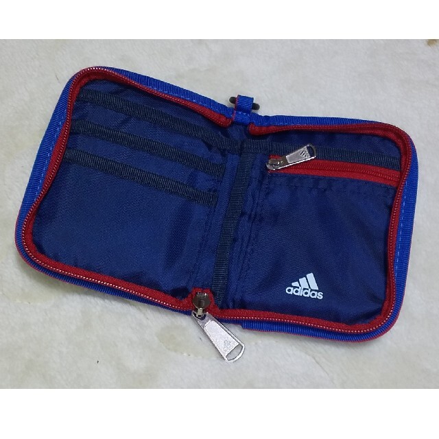 adidas(アディダス)のここ様専用  adidas 二つ折り財布 メンズのファッション小物(折り財布)の商品写真