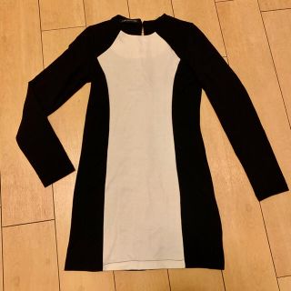 美シルエット　バイカラーワンピース　ザラH&M(ひざ丈ワンピース)