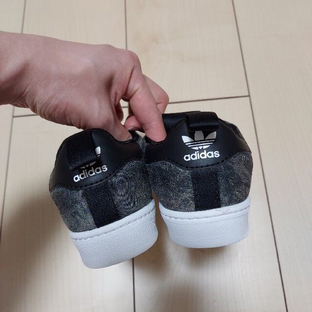 adidas(アディダス)のadidas アディダス  オリジナルス キッズ スニーカー   18cm キッズ/ベビー/マタニティのキッズ靴/シューズ(15cm~)(スニーカー)の商品写真