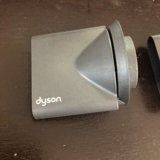 Dyson(ダイソン)のダイソン　ドライヤー　アタッチメント スマホ/家電/カメラの美容/健康(ドライヤー)の商品写真