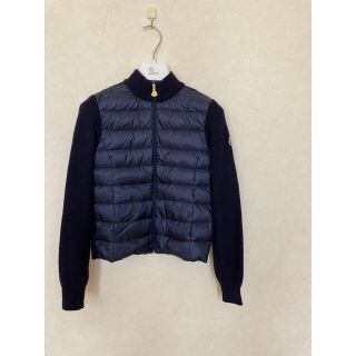 モンクレール(MONCLER)の未使用品　モンクレール　カーディガン　ネイビー　ニット　ロゴ　12A ゴールド(カーディガン)