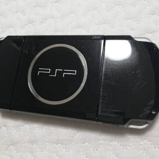 PlayStation Portable(プレイステーションポータブル)のPSP 3000 本体【バッテリー付】 エンタメ/ホビーのゲームソフト/ゲーム機本体(携帯用ゲーム機本体)の商品写真