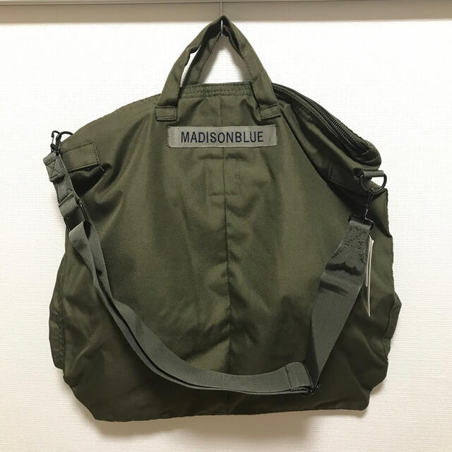 MADISONBLUE(マディソンブルー)の新品⭐︎MADISONBLUE マディソンブルー ヘルメットバッグ カーキ レディースのバッグ(トートバッグ)の商品写真