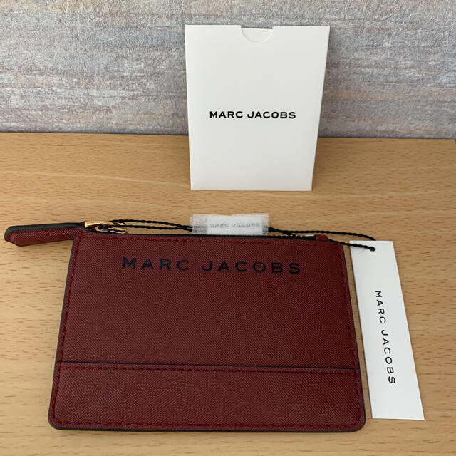 MARC JACOBS(マークジェイコブス)のマークジェイコブス  カードケース　コインケース　レッド レディースのファッション小物(コインケース)の商品写真