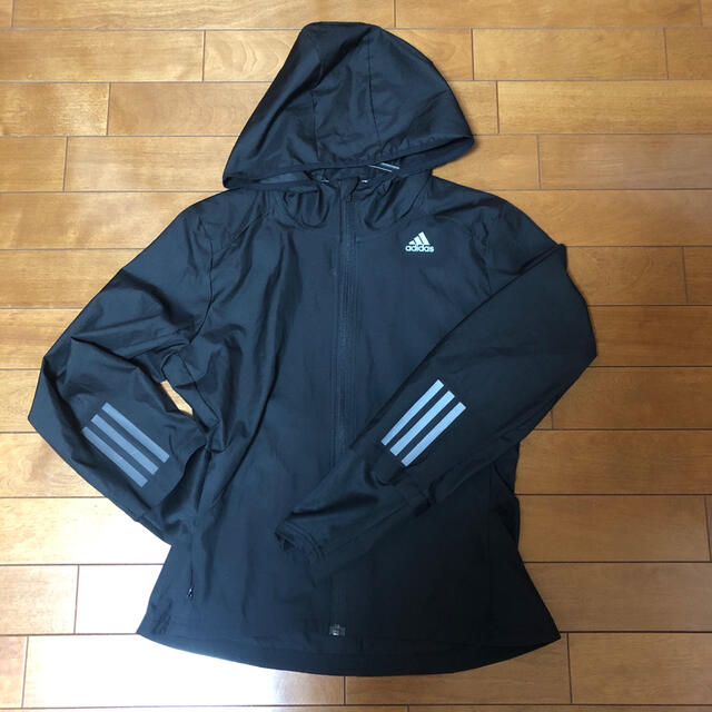 adidas(アディダス)のアディダス　ウィンドブレーカー レディースのジャケット/アウター(ナイロンジャケット)の商品写真