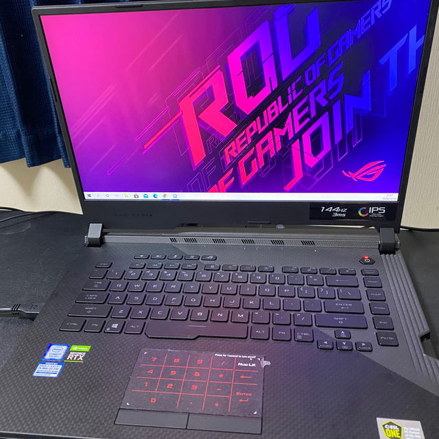 ASUS(エイスース)のasus strix rog i7 ram16GB rtx2060 スマホ/家電/カメラのPC/タブレット(ノートPC)の商品写真