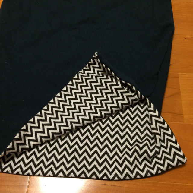 JEANASIS(ジーナシス)のジーナシス☆リバーシブルタイトスカート レディースのスカート(ひざ丈スカート)の商品写真