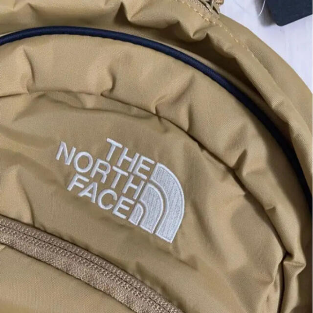 THE NORTH FACE(ザノースフェイス)のノースフェイス　キッズ　リュック  スモールデイ　カーキ キッズ/ベビー/マタニティのこども用バッグ(リュックサック)の商品写真