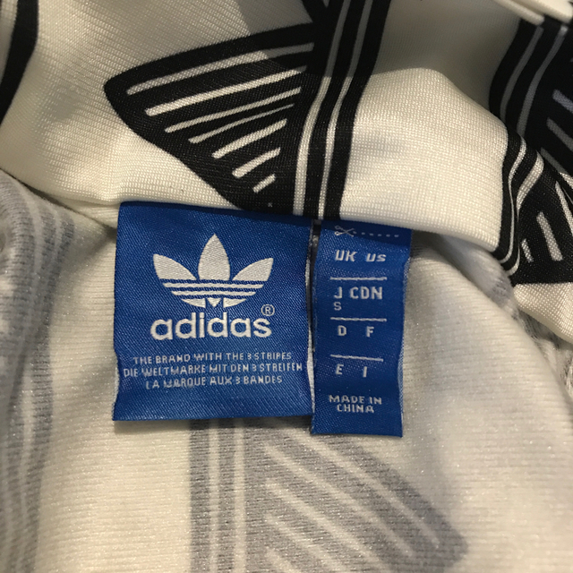 adidas(アディダス)のadidas アウター キッズ/ベビー/マタニティのキッズ服男の子用(90cm~)(ジャケット/上着)の商品写真