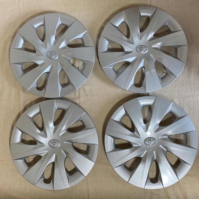 トヨタ - TOYOTA 純正ホイールキャップ 15インチの通販 by ハニー