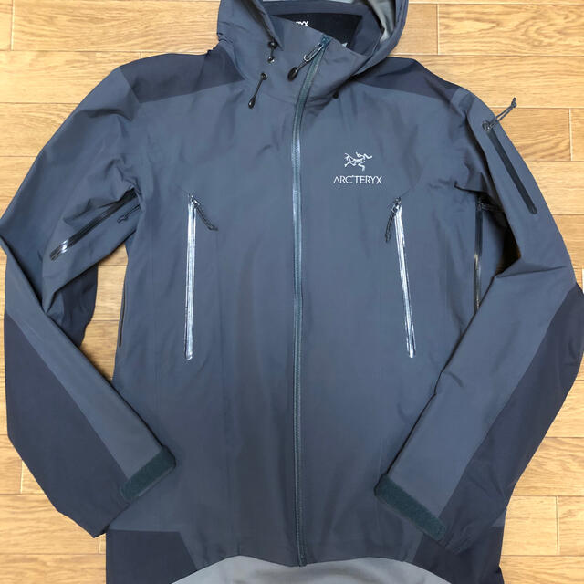 ARC'TERYX(アークテリクス)のアークテリクス　シータAR ナイトシェイド　s メンズのジャケット/アウター(マウンテンパーカー)の商品写真