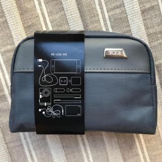 トゥミ(TUMI)の新品未使用　デルタ航空 x TUMI アメニティポーチ ソフトケース(旅行用品)