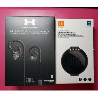 アンダーアーマー(UNDER ARMOUR)のUNDER ARMOUR × JBL ワイヤレスイヤホン + JBL充電ケース(ヘッドフォン/イヤフォン)