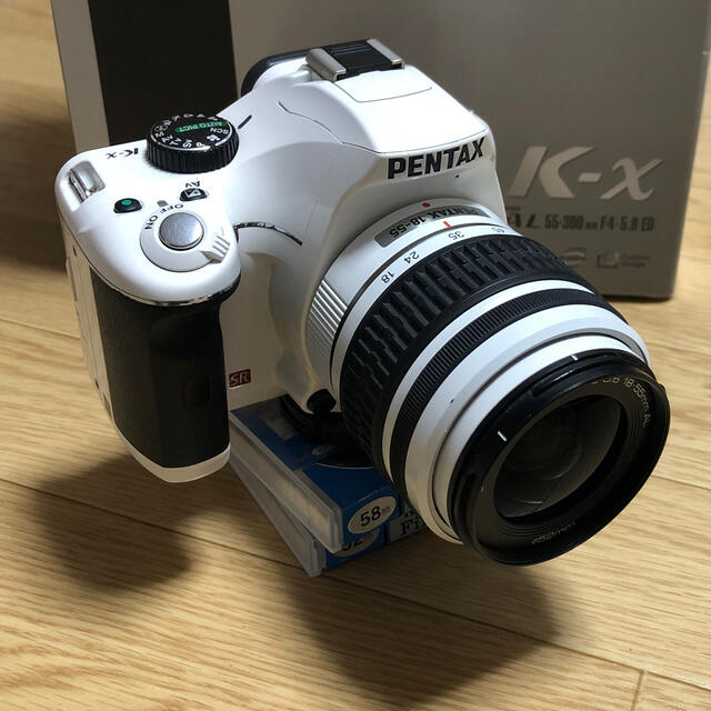 PENTAX K-x ダブルズームキット 白 拡大アイカップ ND8フィルター付