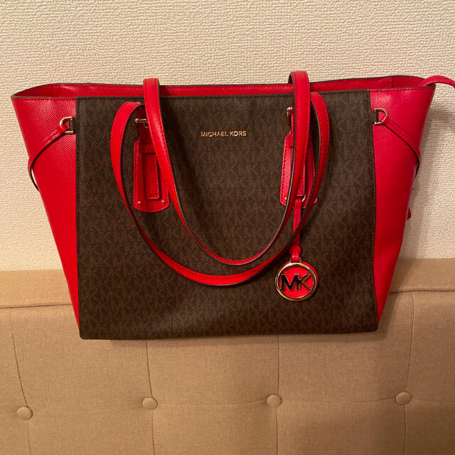 Michael Kors(マイケルコース)の【美品】マイケルコースシグネスチャートートバッグ レディースのバッグ(トートバッグ)の商品写真