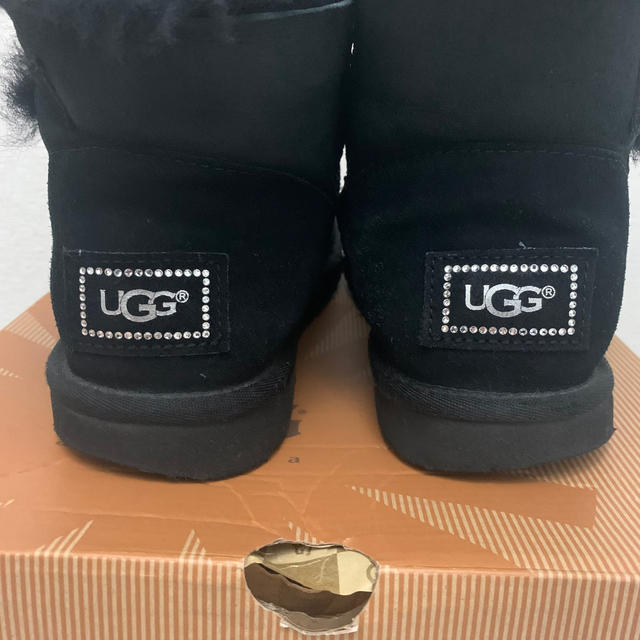 UGG(アグ)のUGG  アグ　ムートンブーツ　レディース　ブラック　24cm レディースの靴/シューズ(ブーツ)の商品写真