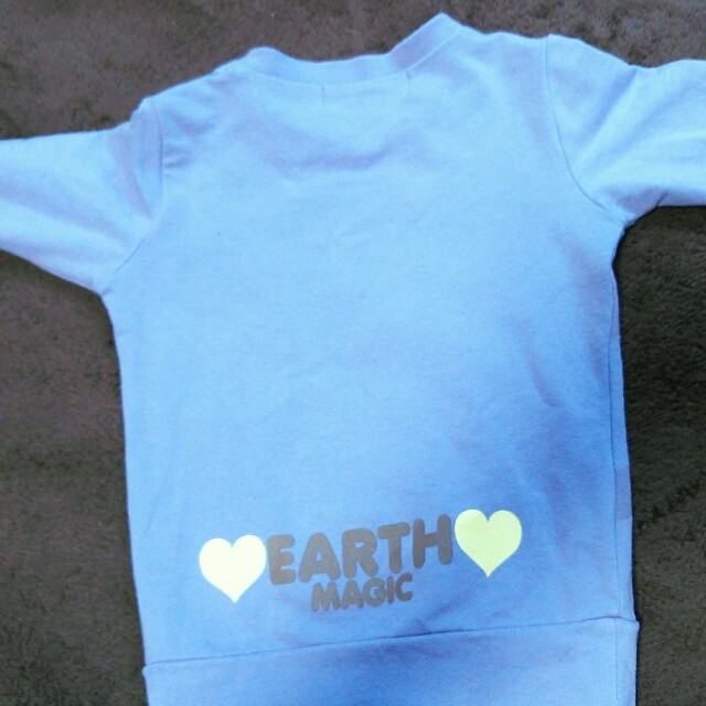 EARTHMAGIC(アースマジック)のEARTHMAGIC トレーナー キッズ/ベビー/マタニティのキッズ服女の子用(90cm~)(その他)の商品写真