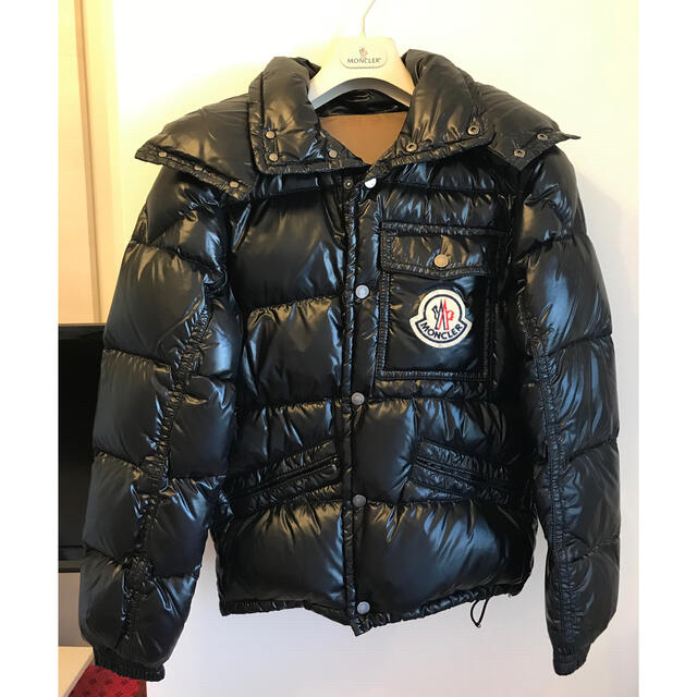 MONCLER(モンクレール)の処分価格正規品美品モンクレールダウン希少MONCLERk2シャイニーブラック　0 メンズのジャケット/アウター(ダウンジャケット)の商品写真