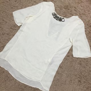 ザラ(ZARA)のZARA♡ビジューつきTOPS(カットソー(半袖/袖なし))