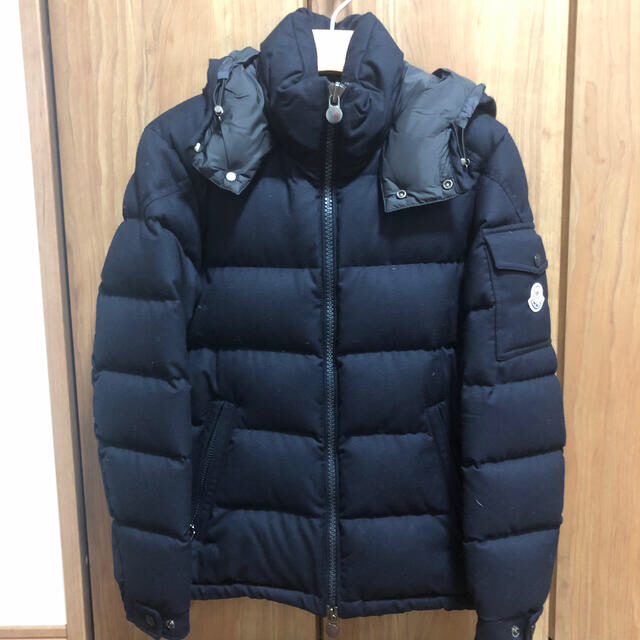 MONCLER(モンクレール)のモンクレール　モンジュネーブル　ネイビー メンズのジャケット/アウター(ダウンジャケット)の商品写真