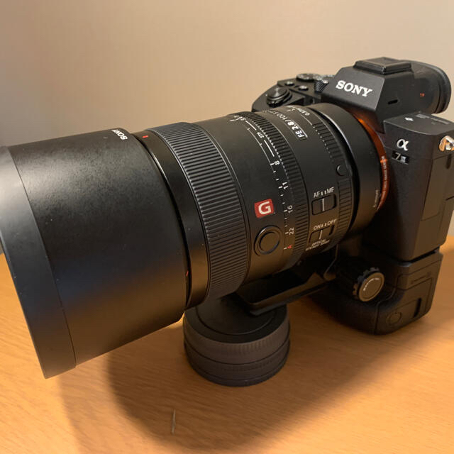 SONY(ソニー)の美品 FE 100mm F2.8 STF GM OSS SEL100F28GM スマホ/家電/カメラのカメラ(レンズ(単焦点))の商品写真