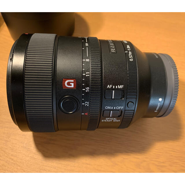 SONY(ソニー)の美品 FE 100mm F2.8 STF GM OSS SEL100F28GM スマホ/家電/カメラのカメラ(レンズ(単焦点))の商品写真