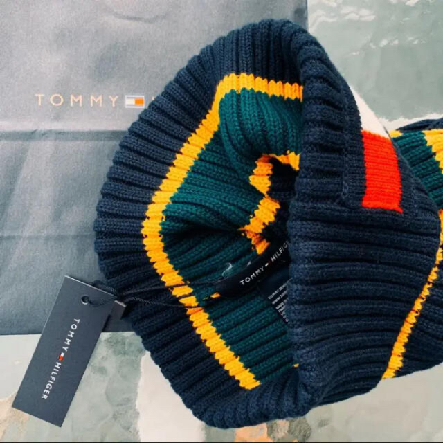 TOMMY HILFIGER(トミーヒルフィガー)の★Tommy Hilfiger 大人気のユニセックスロゴ刺繍ボーダーニット帽 メンズの帽子(ニット帽/ビーニー)の商品写真