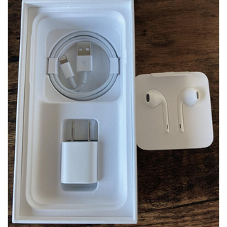 アップル(Apple)のiPhone 充電器、イヤホン(バッテリー/充電器)