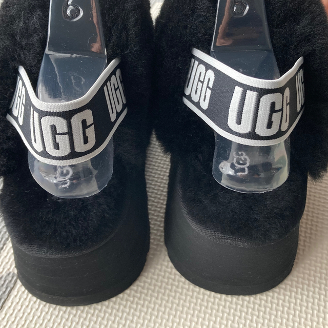 UGG(アグ)の今だけ値下げ！スリッパサンダル　UGG レディースの靴/シューズ(サンダル)の商品写真