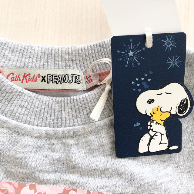 Cath Kidston(キャスキッドソン)の【新品】キャスキッドソン　スヌーピー　裏起毛　トレーナー キッズ/ベビー/マタニティのキッズ服女の子用(90cm~)(Tシャツ/カットソー)の商品写真