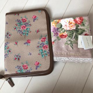 ローラアシュレイ(LAURA ASHLEY)のローラアシュレイ  マルチケース&タオルハンカチ(母子手帳ケース)