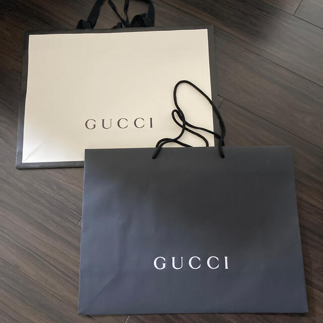 Gucci(グッチ)のグッチ　ショッパー　紙袋 レディースのバッグ(ショップ袋)の商品写真