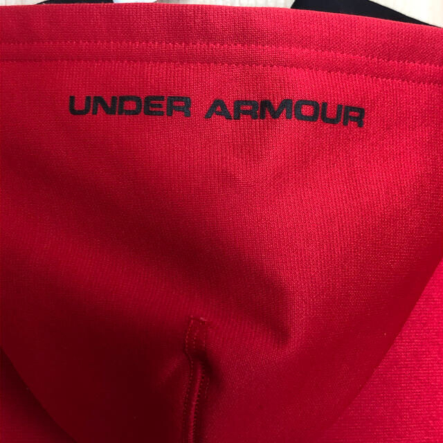 UNDER ARMOUR(アンダーアーマー)のアンダーアーマー　パーカー　裏起毛　140 スポーツ/アウトドアのスポーツ/アウトドア その他(その他)の商品写真