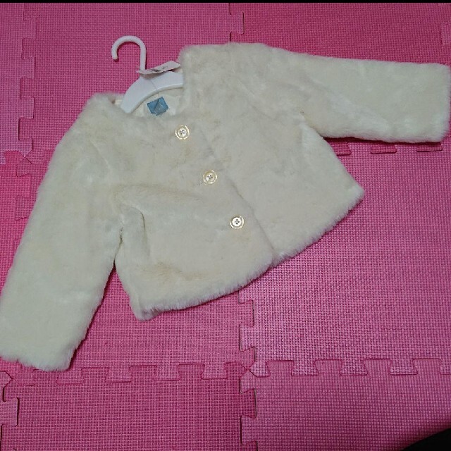 babyGAP(ベビーギャップ)のファーコート キッズ/ベビー/マタニティのキッズ服女の子用(90cm~)(コート)の商品写真