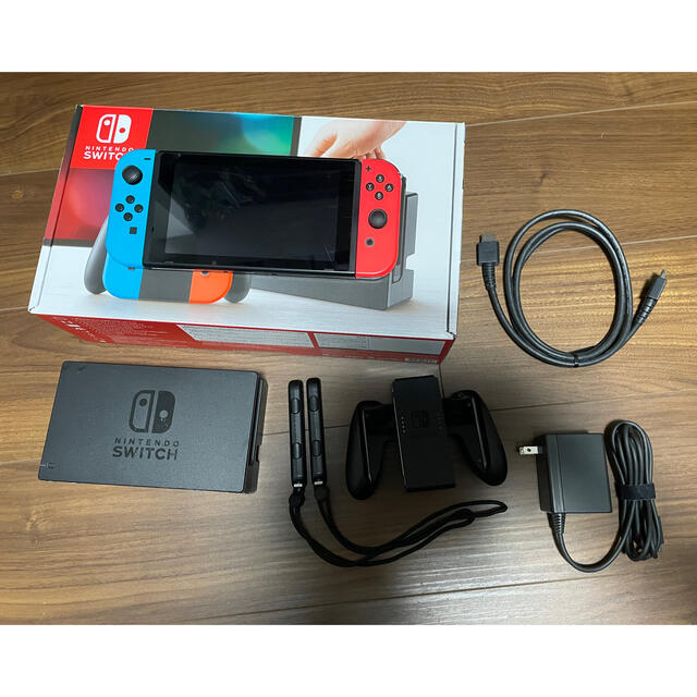 Nintendo Switch(ニンテンドースイッチ)のNintendo Switch ネオンブルー/ネオンレッド エンタメ/ホビーのゲームソフト/ゲーム機本体(家庭用ゲーム機本体)の商品写真