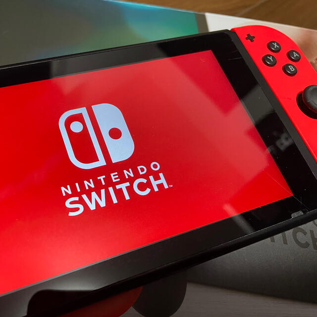 Nintendo Switch(ニンテンドースイッチ)のNintendo Switch ネオンブルー/ネオンレッド エンタメ/ホビーのゲームソフト/ゲーム機本体(家庭用ゲーム機本体)の商品写真