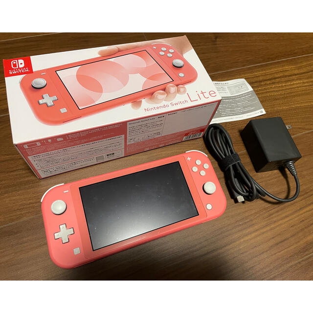 Nintendo Switch(ニンテンドースイッチ)の「グリーン様専用Switchlite1｣ エンタメ/ホビーのゲームソフト/ゲーム機本体(家庭用ゲーム機本体)の商品写真