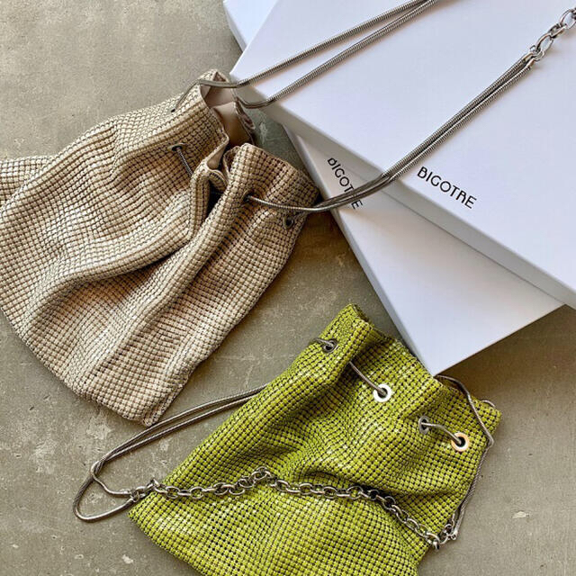 BEAUTY&YOUTH UNITED ARROWS(ビューティアンドユースユナイテッドアローズ)のBIGOTRE CHILLY PURSE MINI FLOWER ビゴター レディースのバッグ(ショルダーバッグ)の商品写真