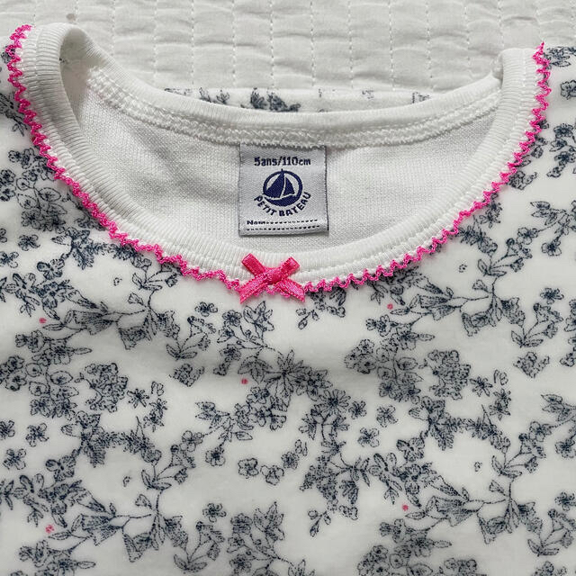 PETIT BATEAU(プチバトー)の＊ご専用＊ プチバトー  ベロア  パジャマ  5ans キッズ/ベビー/マタニティのキッズ服女の子用(90cm~)(パジャマ)の商品写真